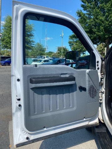 Used 2015 Ford F550 2WD Crew Cab Super Duty image 18