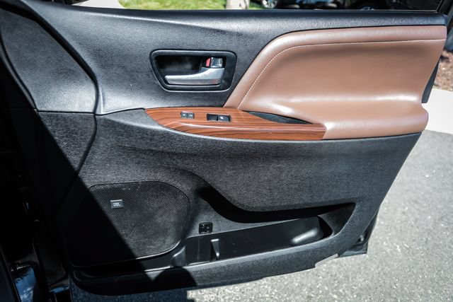 Used 2016 Toyota Sienna Limited Premium AWD/4WD image 46