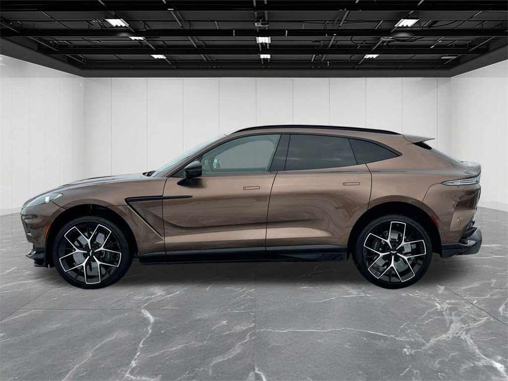 New 2026 Aston Martin DBX 707 image 2