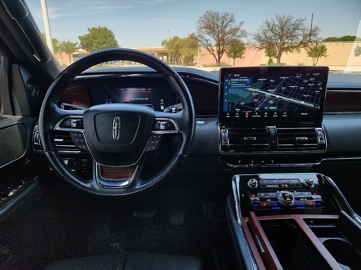 Used 2023 Lincoln Navigator Reserve image 6
