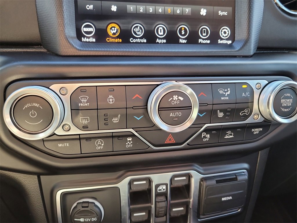 Used 2022 Jeep Wrangler Unlimited Sahara image 22