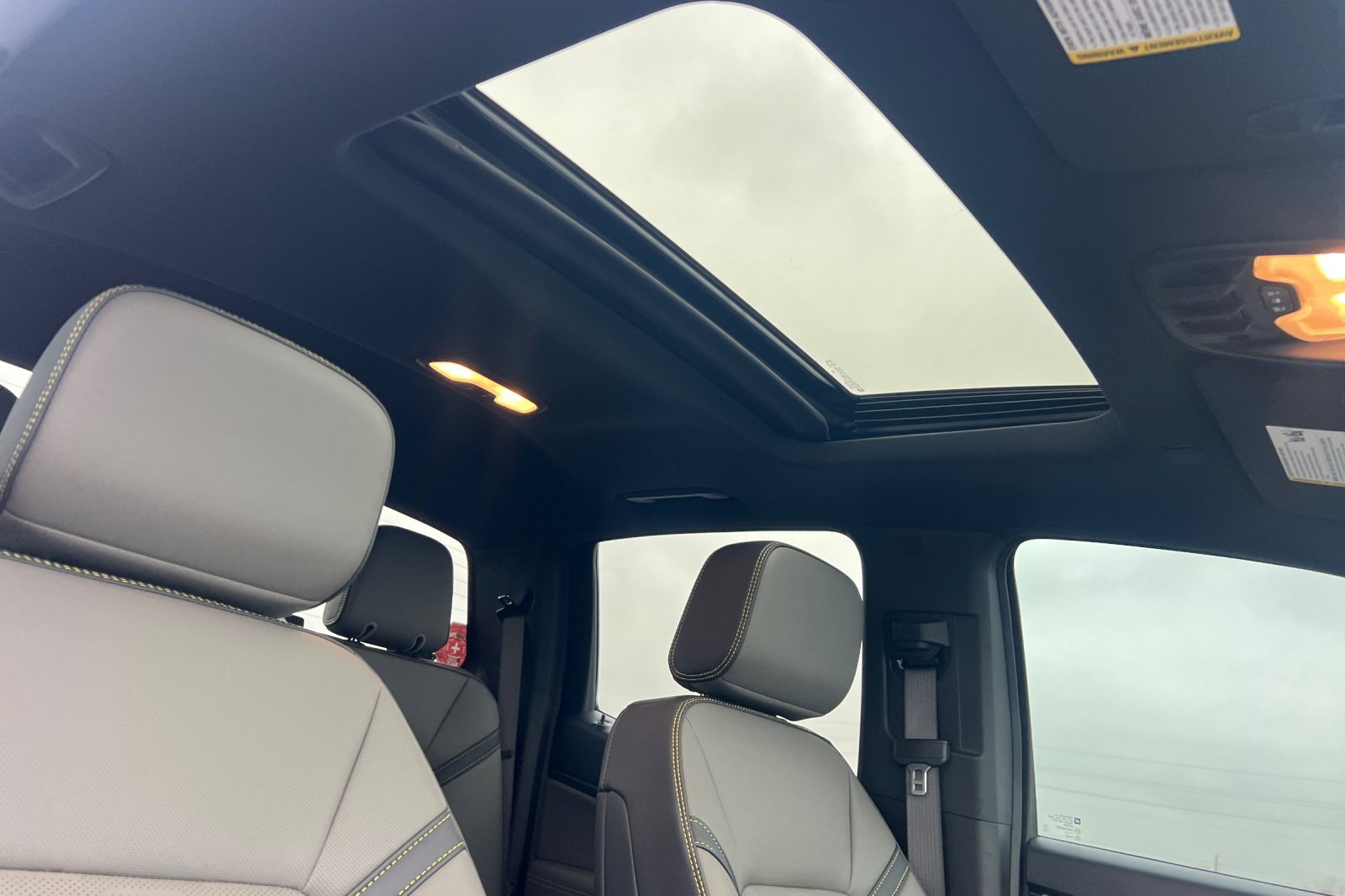 Used 2025 Chevrolet Colorado ZR2 w/ Technology Package image 16