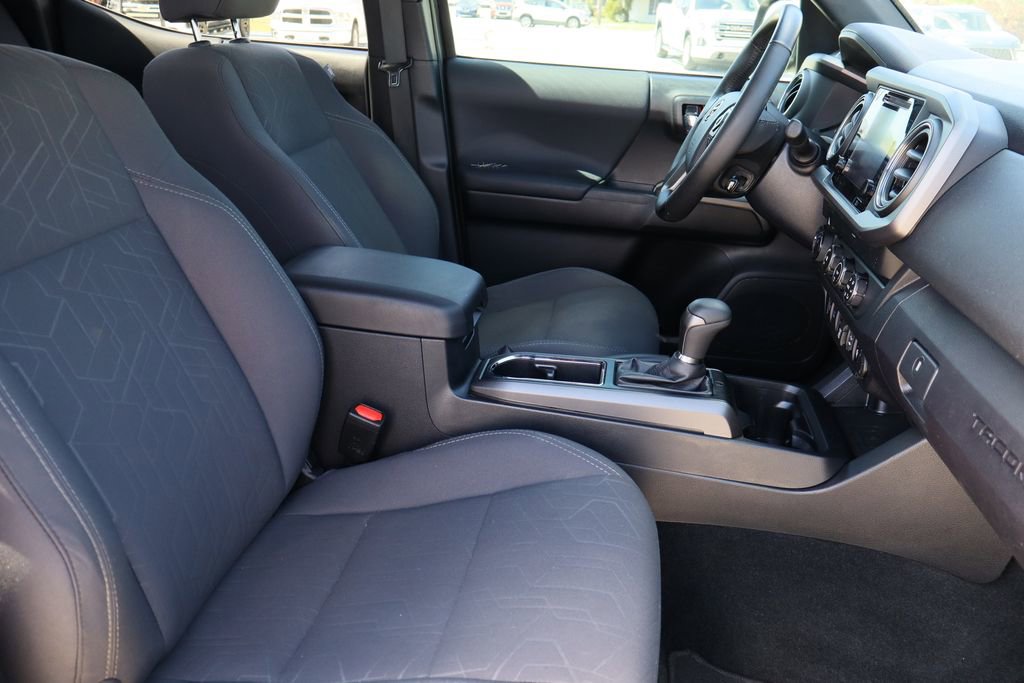 Used 2019 Toyota Tacoma TRD Off-Road w/ Technology Package image 25