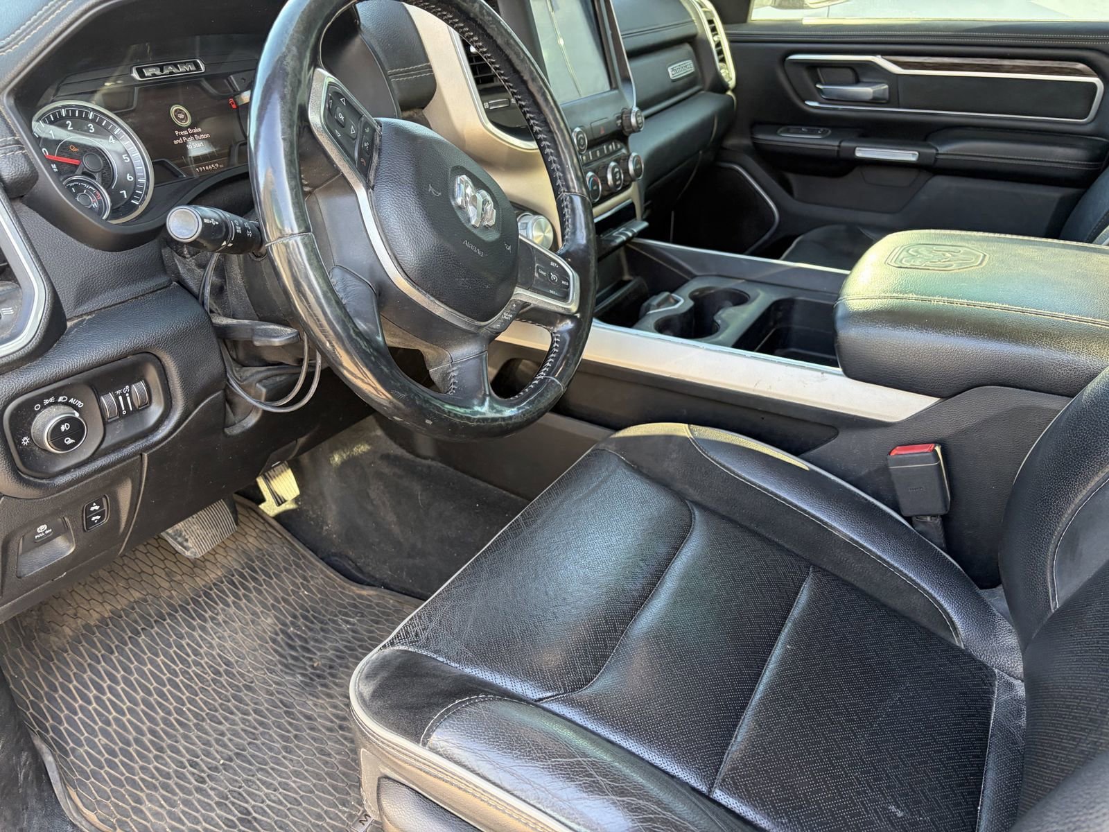 Used 2020 RAM 1500 Laramie RWD image 9