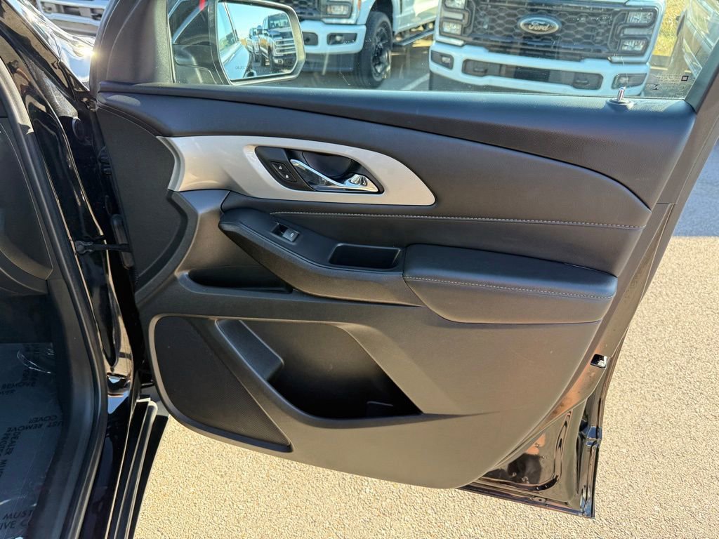Used 2022 Chevrolet Traverse LT image 19