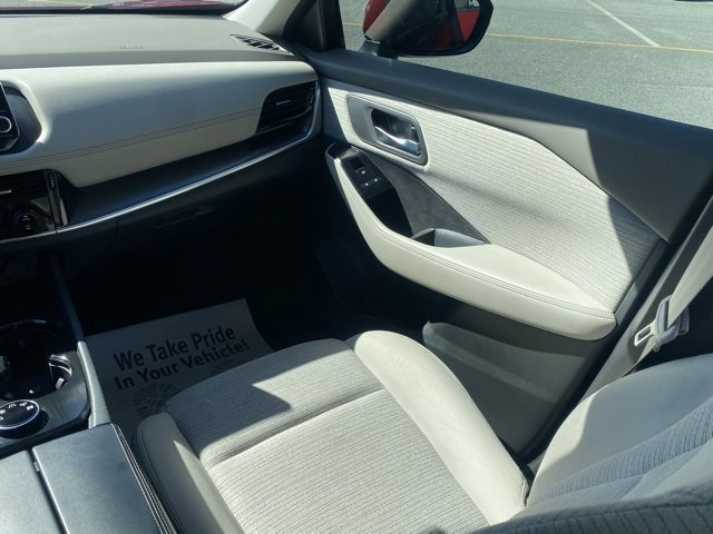 Used 2023 Nissan Rogue SV image 34