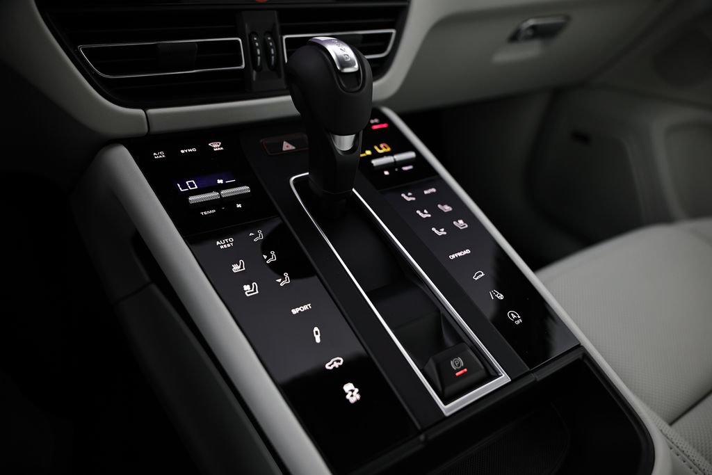New 2026 Porsche Macan AWD/4WD image 42
