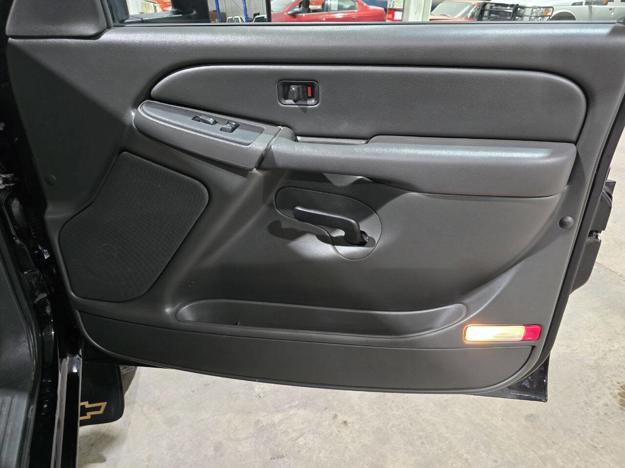 Used 2007 Chevrolet Silverado 2500 LT w/ Snow Plow Prep Package image 36