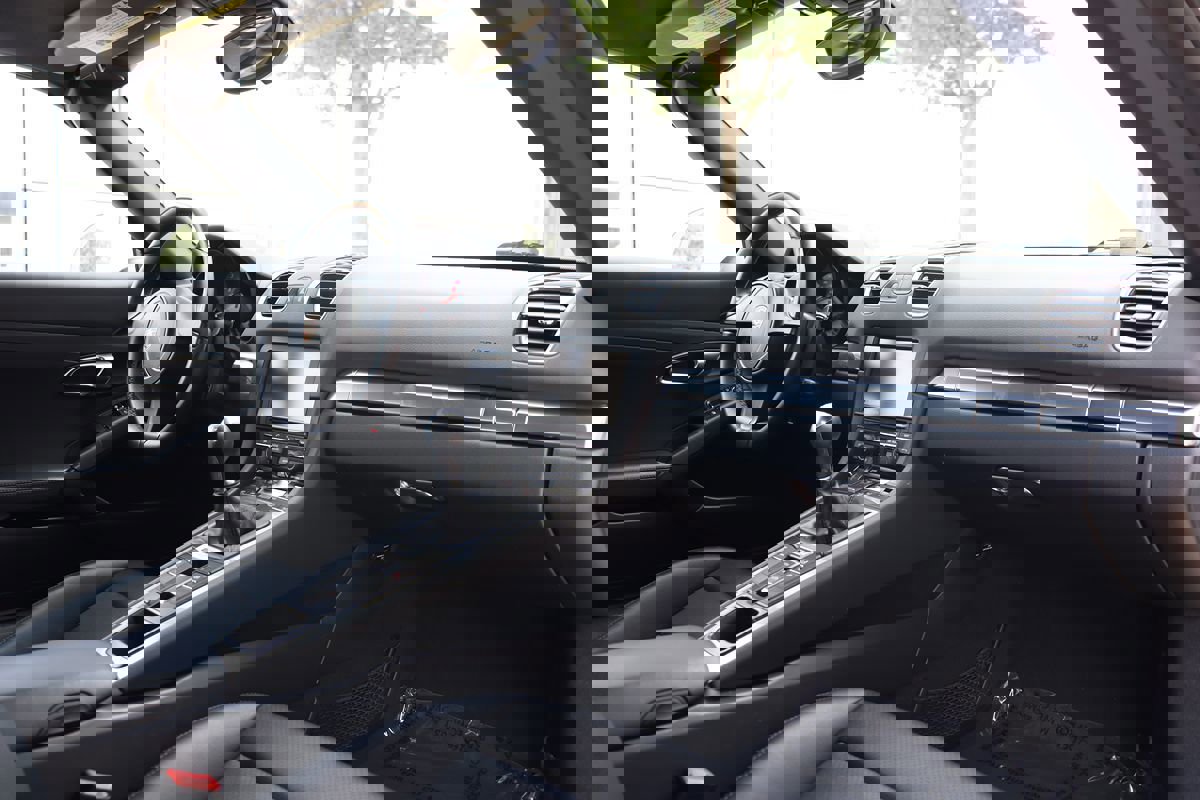 Used 2016 Porsche Boxster S image 16