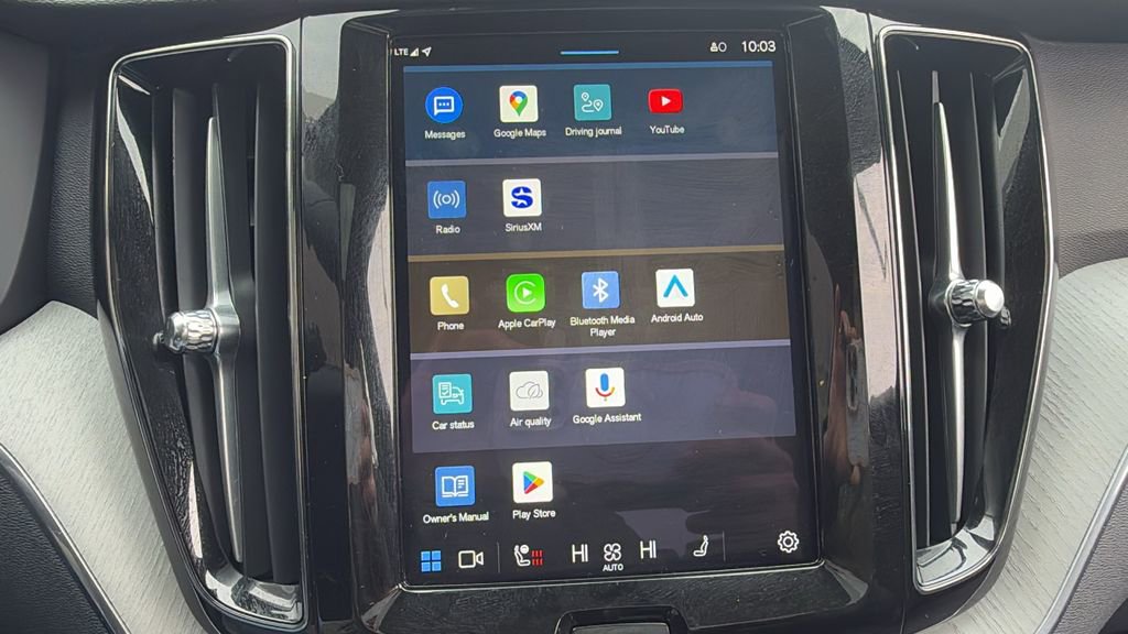 Certified 2025 Volvo XC60 B5 Plus w/ Climate Package image 19