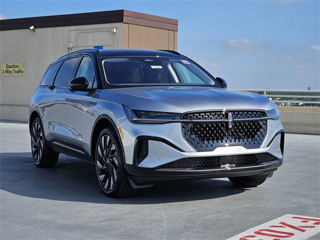 New 2026 Lincoln Nautilus Reserve image 3