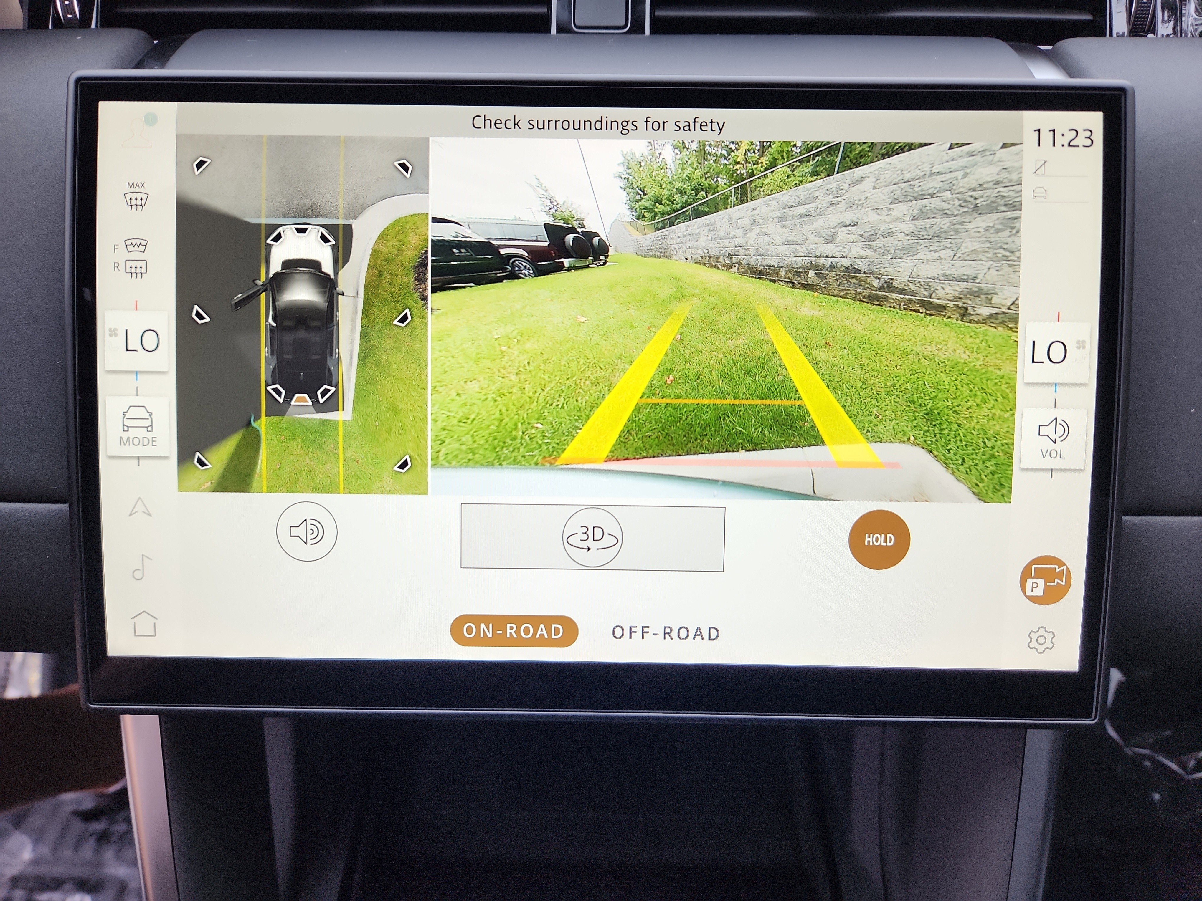 Used 2025 Land Rover Discovery Sport S image 22