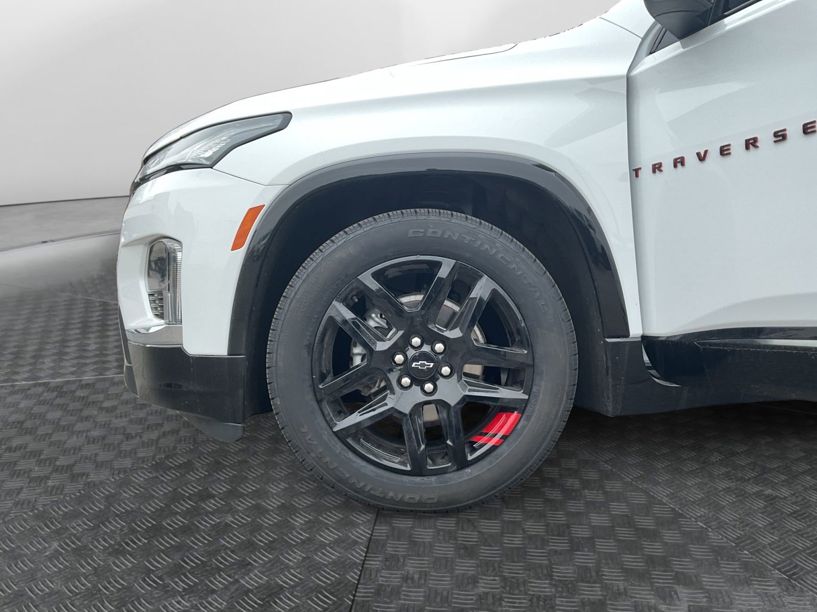 Used 2023 Chevrolet Traverse Premier w/ Redline Edition image 14