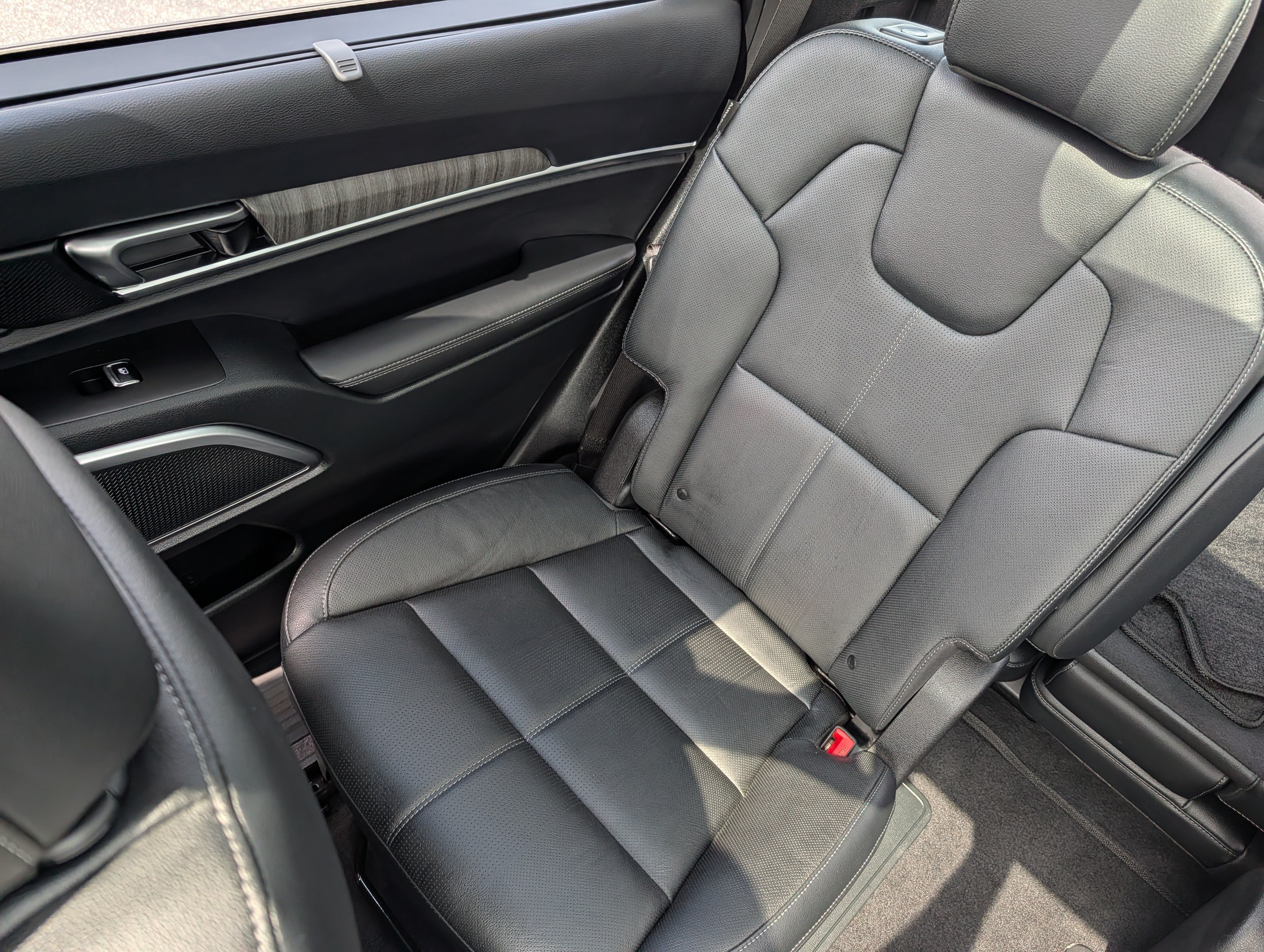 Certified 2025 Kia Telluride SX w/ SX Captain's Chair Package AWD/4WD image 12
