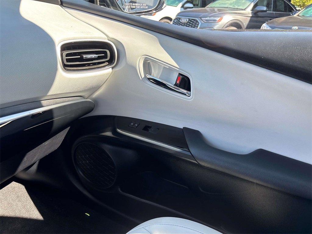 Used 2020 Toyota Prius Prime XLE image 28