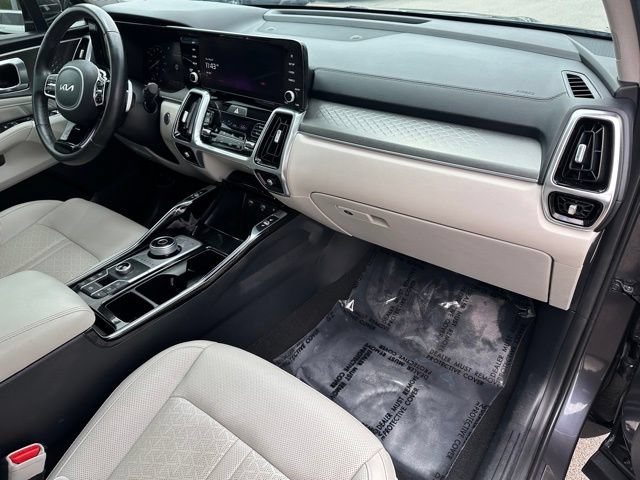 Used 2023 Kia Sorento EX w/ Panoramic Sunroof Package FWD image 10