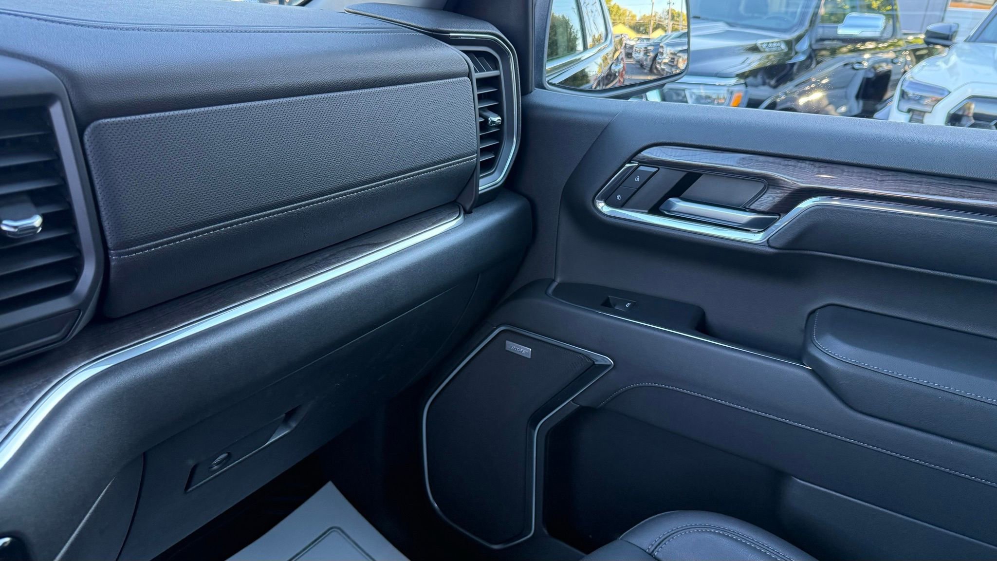 Used 2024 Chevrolet Silverado 1500 LTZ w/ LTZ Convenience Package II image 38
