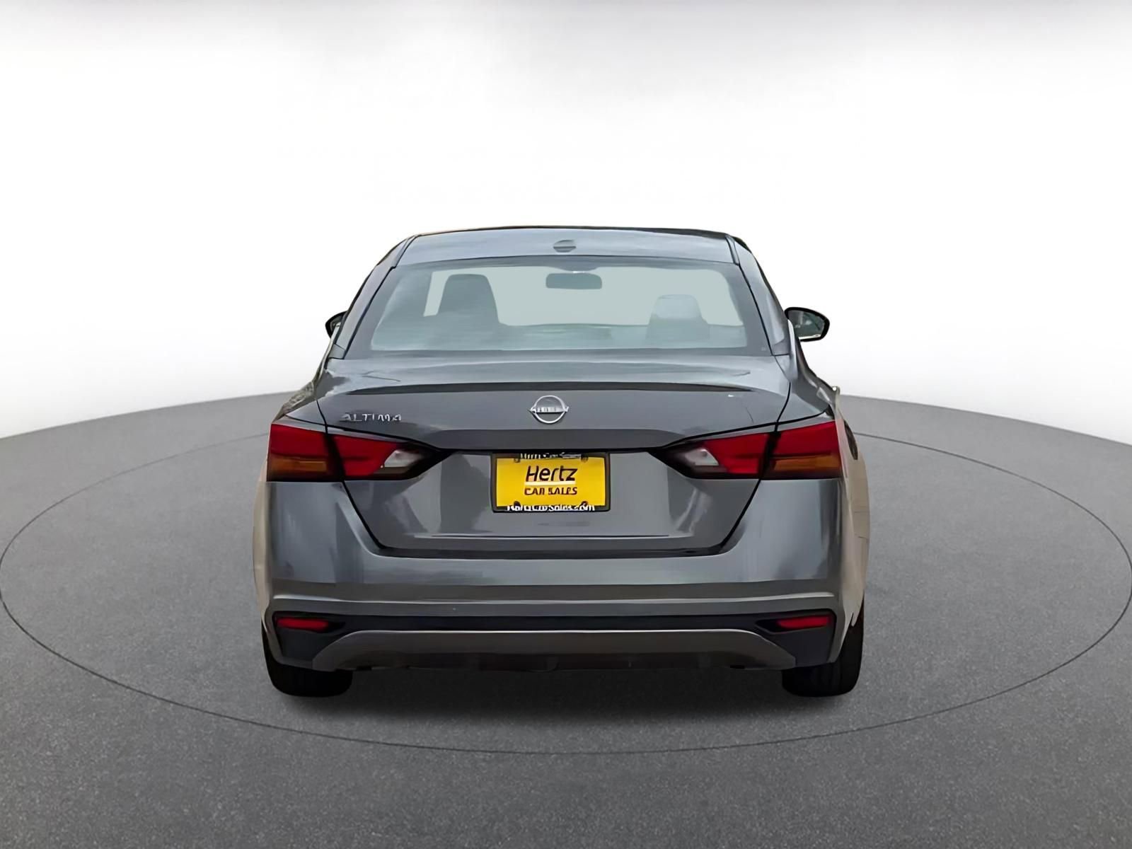 Used 2025 Nissan Altima 2.5 SV FWD image 12