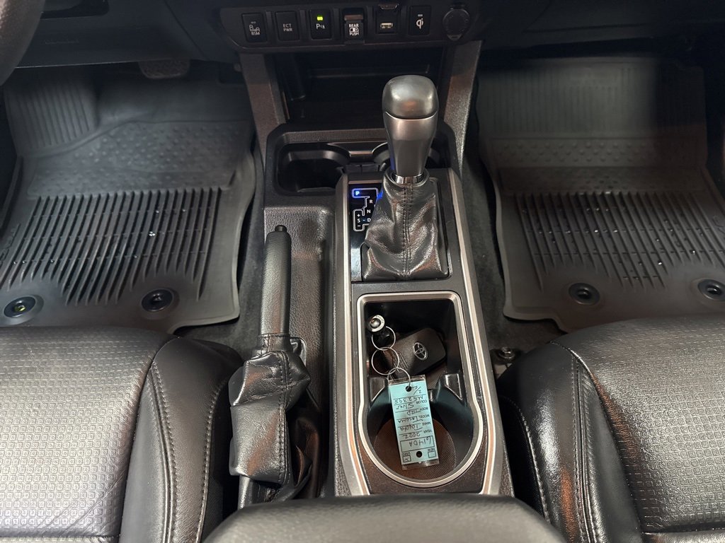 Used 2022 Toyota Tacoma Limited image 20