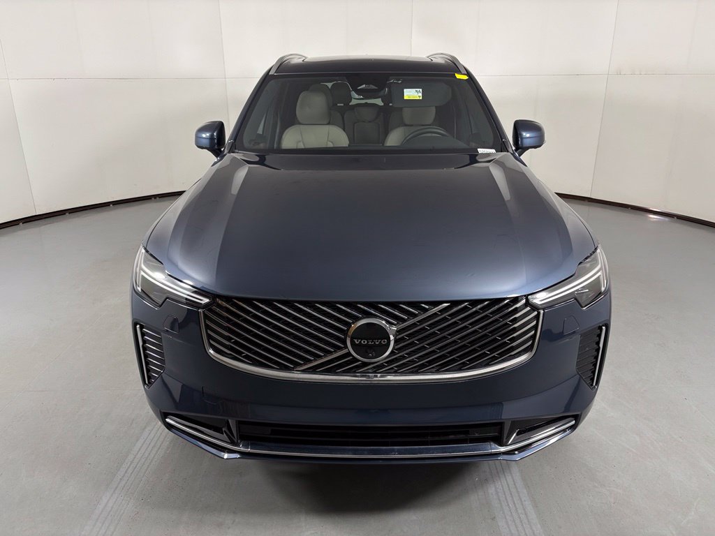 New 2026 Volvo XC90 B6 Plus w/ Protection Package Premier AWD/4WD image 3