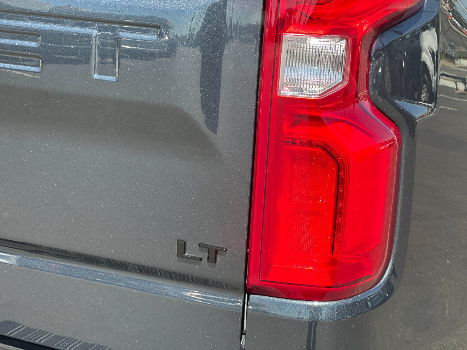 Used 2021 Chevrolet Silverado 1500 LT Trail Boss w/ LPO, Dark Essentials Package AWD/4WD image 23