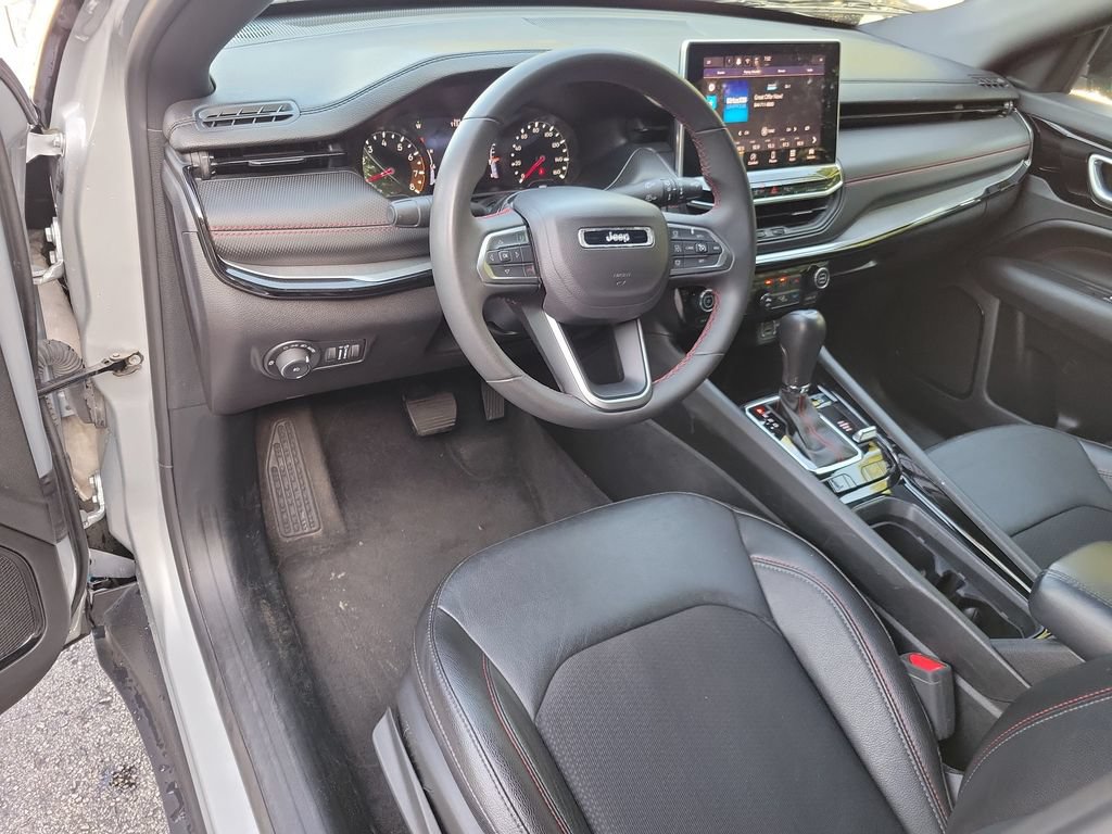 Used 2024 Jeep Compass Trailhawk AWD/4WD image 23
