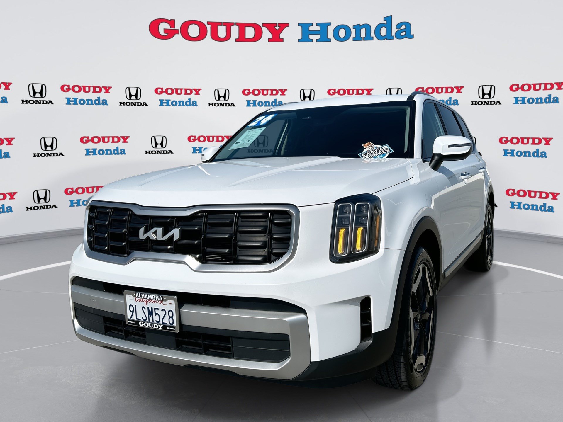Used 2024 Kia Telluride S w/ S Sunroof Package FWD image 1