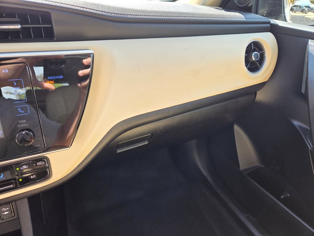 Used 2019 Toyota Corolla LE FWD image 26