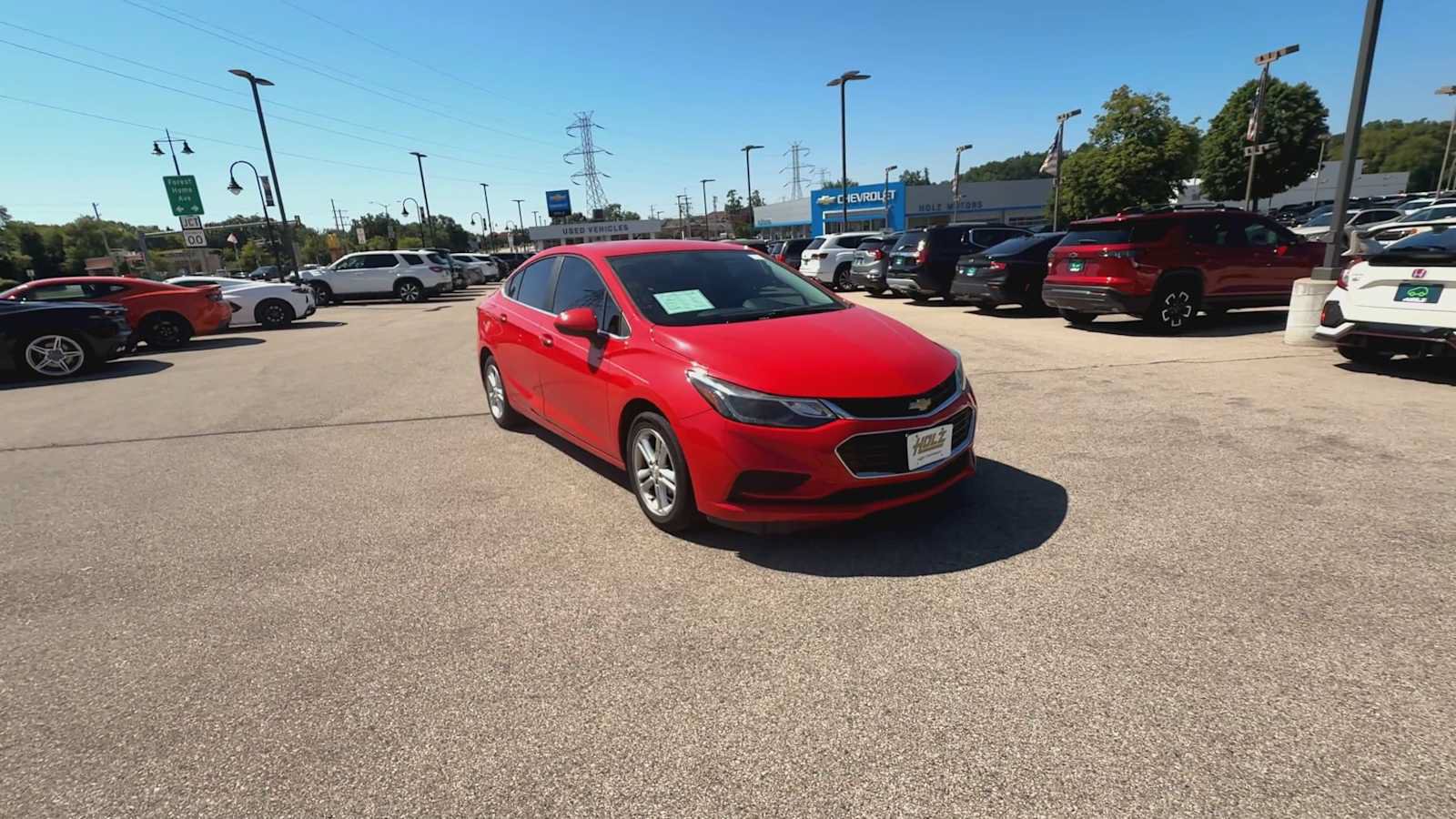 Used 2017 Chevrolet Cruze LT w/ Convenience Package FWD image 2