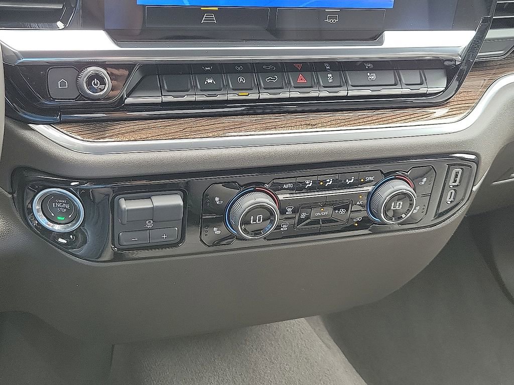 Used 2026 Chevrolet Silverado 1500 RST AWD/4WD image 17