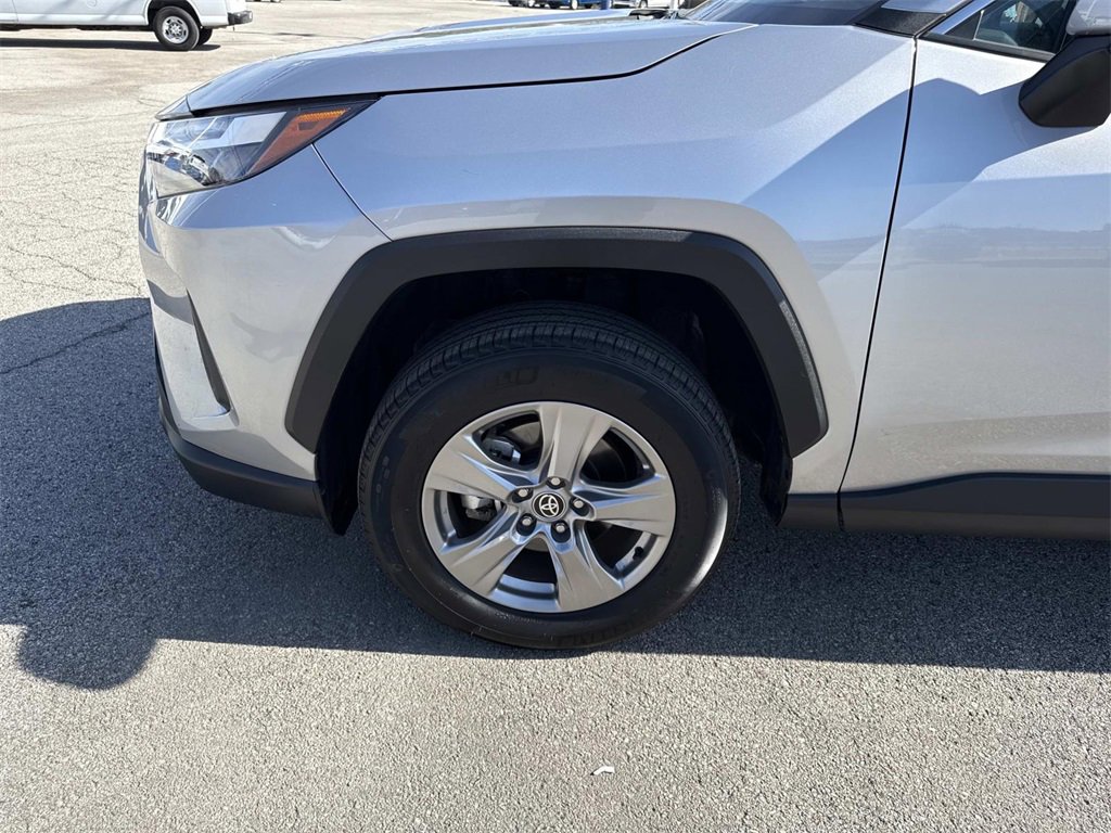 Used 2025 Toyota RAV4 XLE image 31