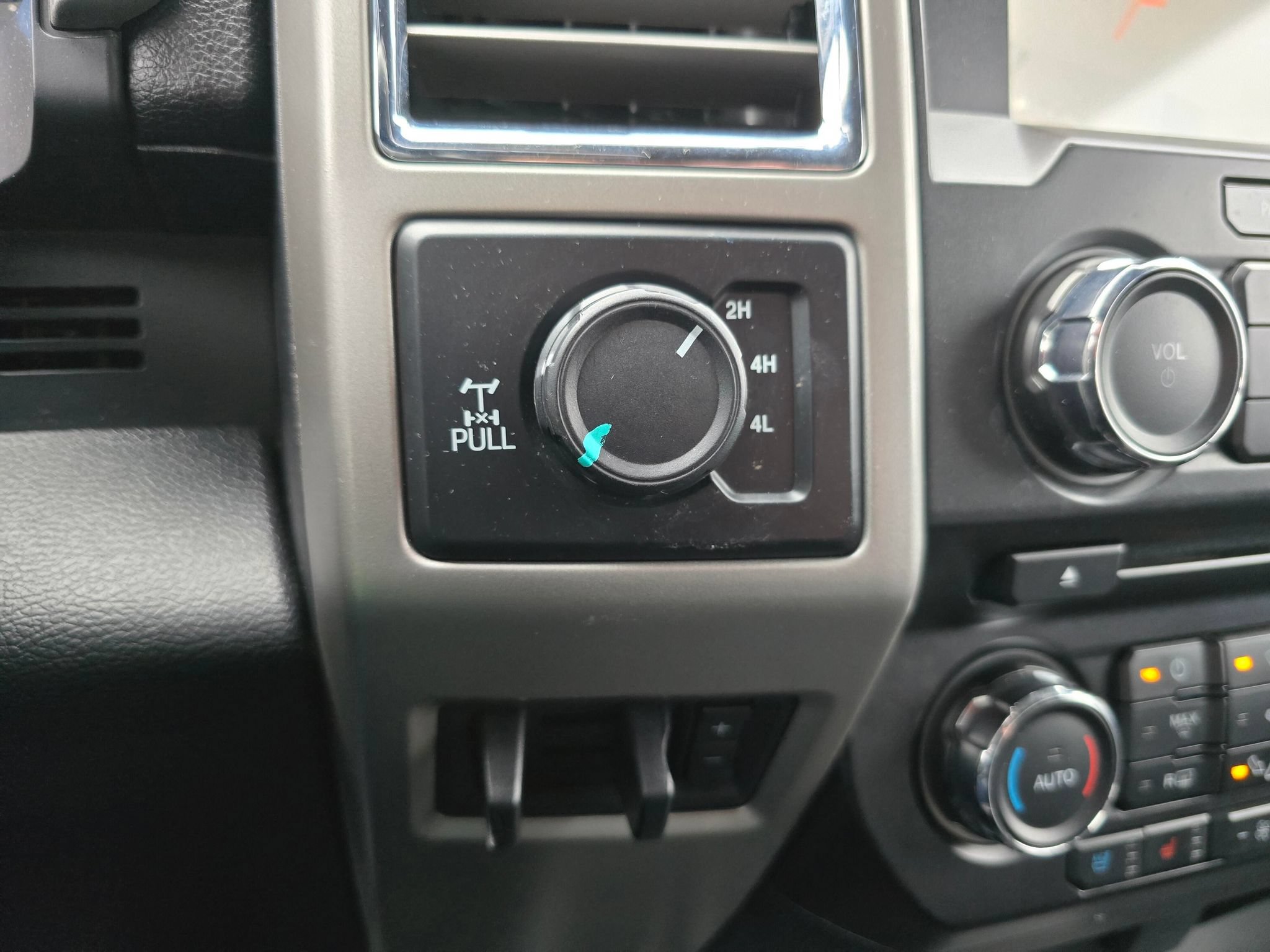 Used 2017 Ford F250 Lariat w/ Lariat Value Package AWD/4WD image 22