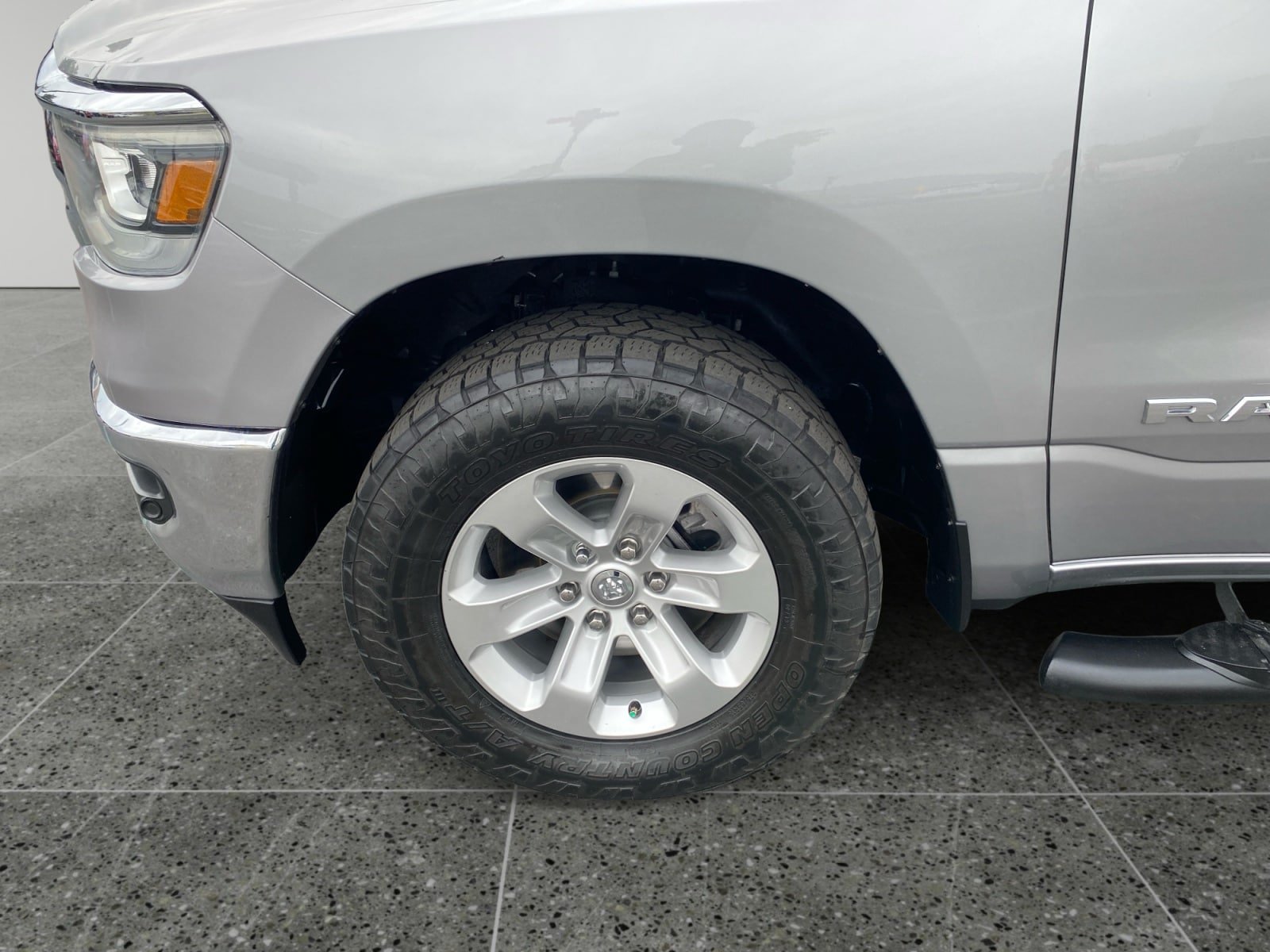 Used 2024 RAM 1500 Laramie AWD/4WD image 14
