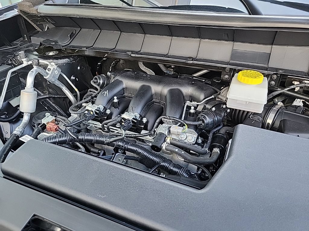 Used 2025 Nissan Pathfinder SL AWD/4WD image 36