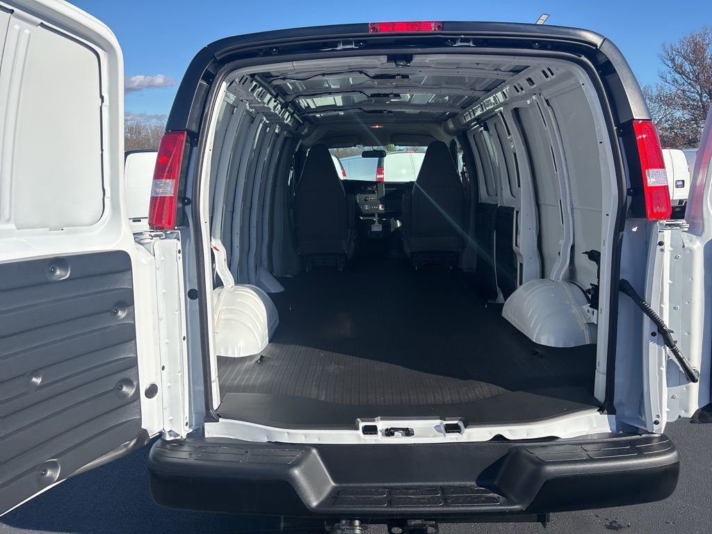 New 2025 Chevrolet Express 2500 w/ Driver Convenience Package RWD image 28