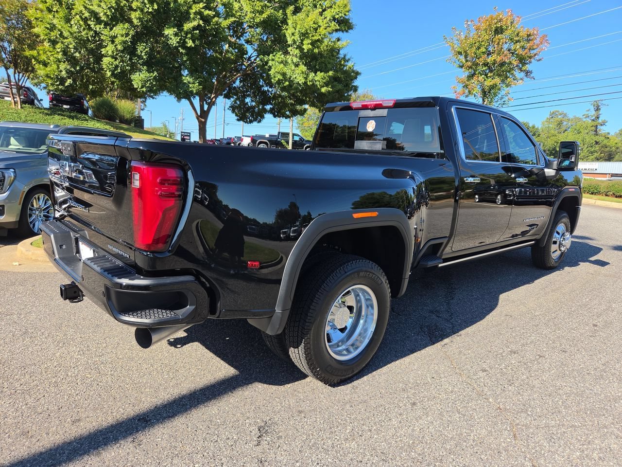 New 2026 GMC Sierra 3500 Denali Ultimate AWD/4WD image 8