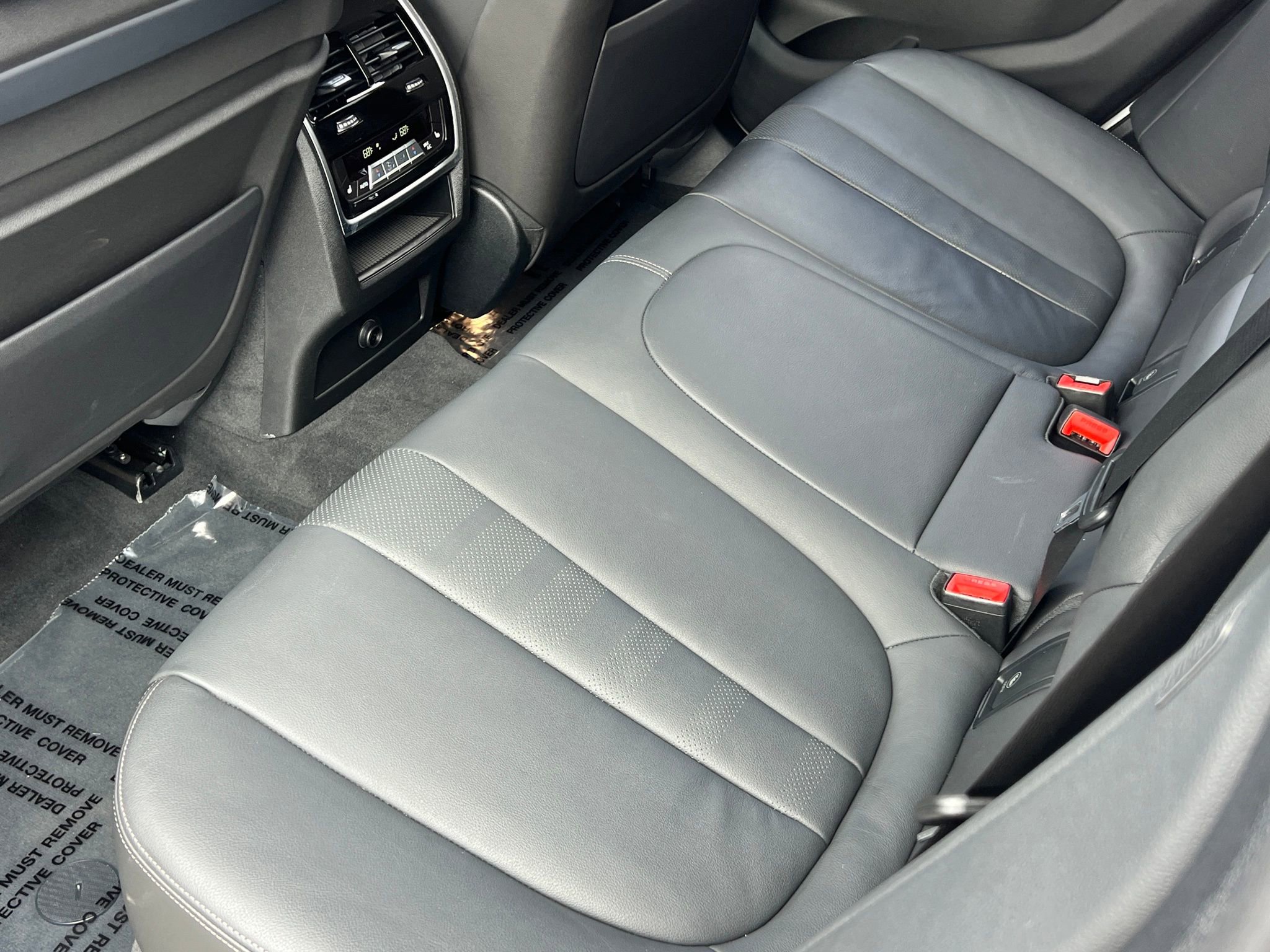 Used 2020 BMW X6 M50i w/ Executive Package image 23