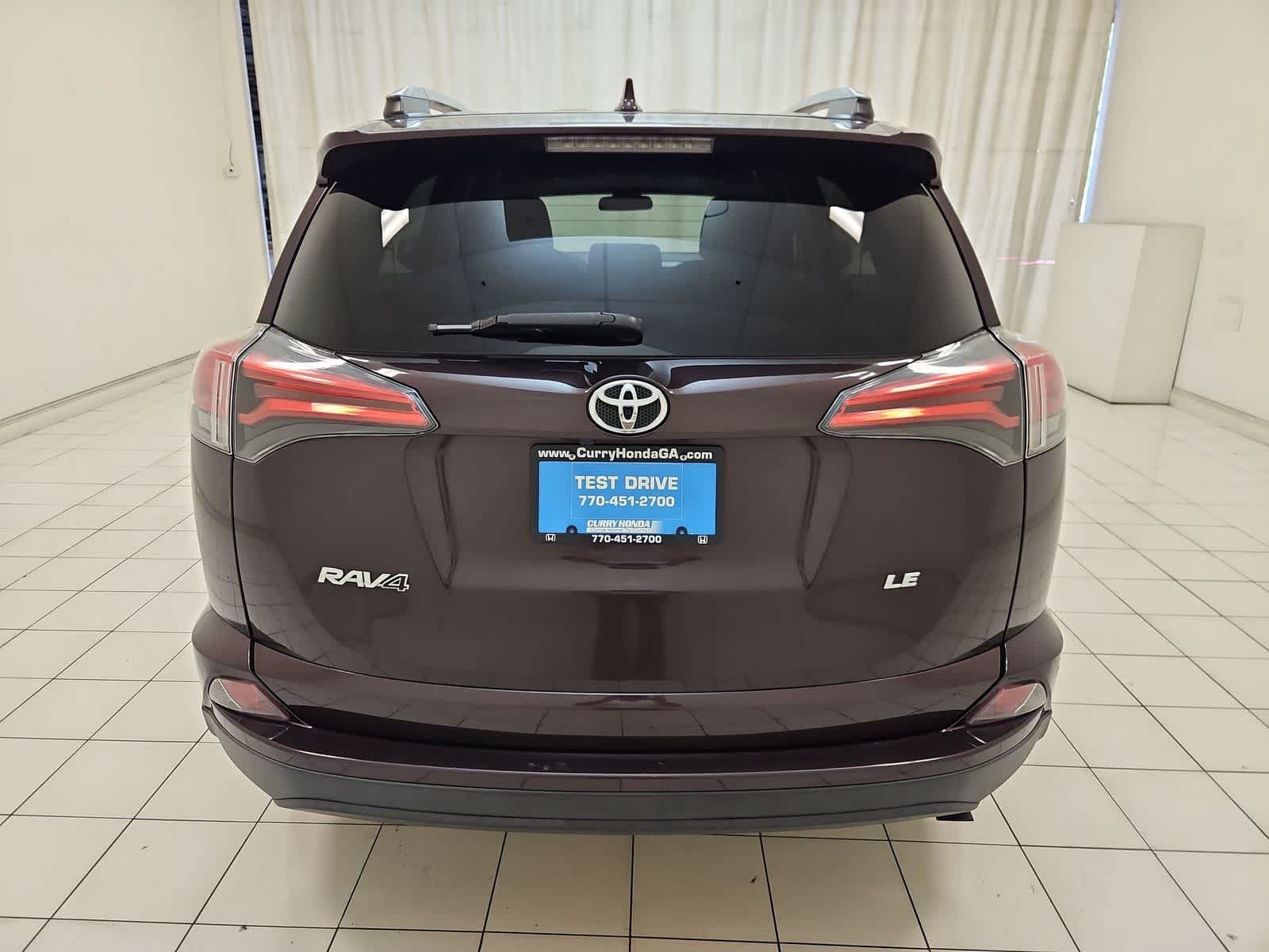 Used 2018 Toyota RAV4 LE FWD image 24