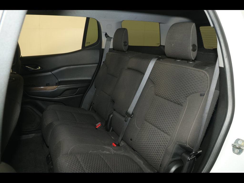 Used 2019 GMC Acadia SLE FWD image 17