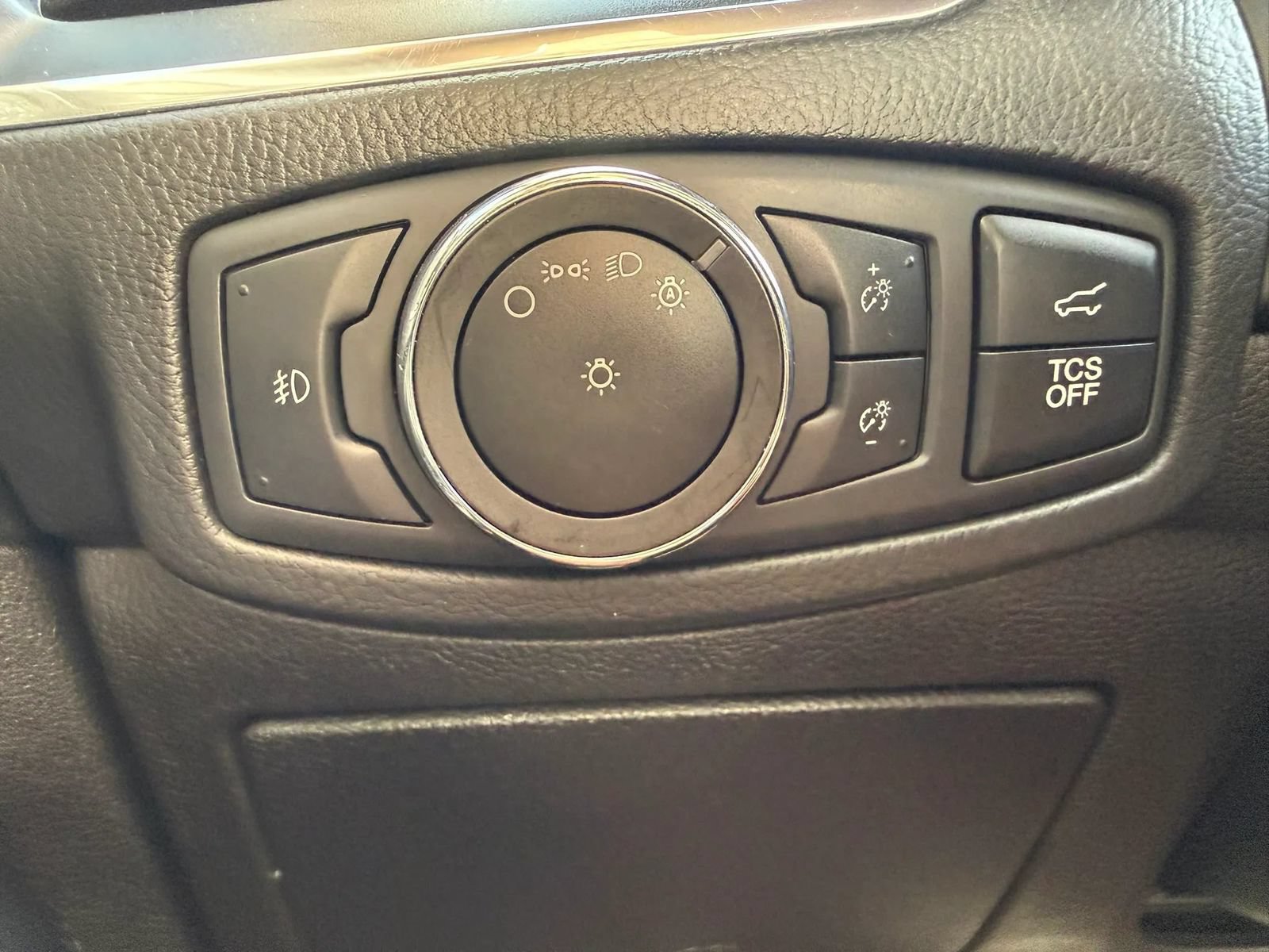 Used 2021 Ford Edge Titanium AWD/4WD image 25