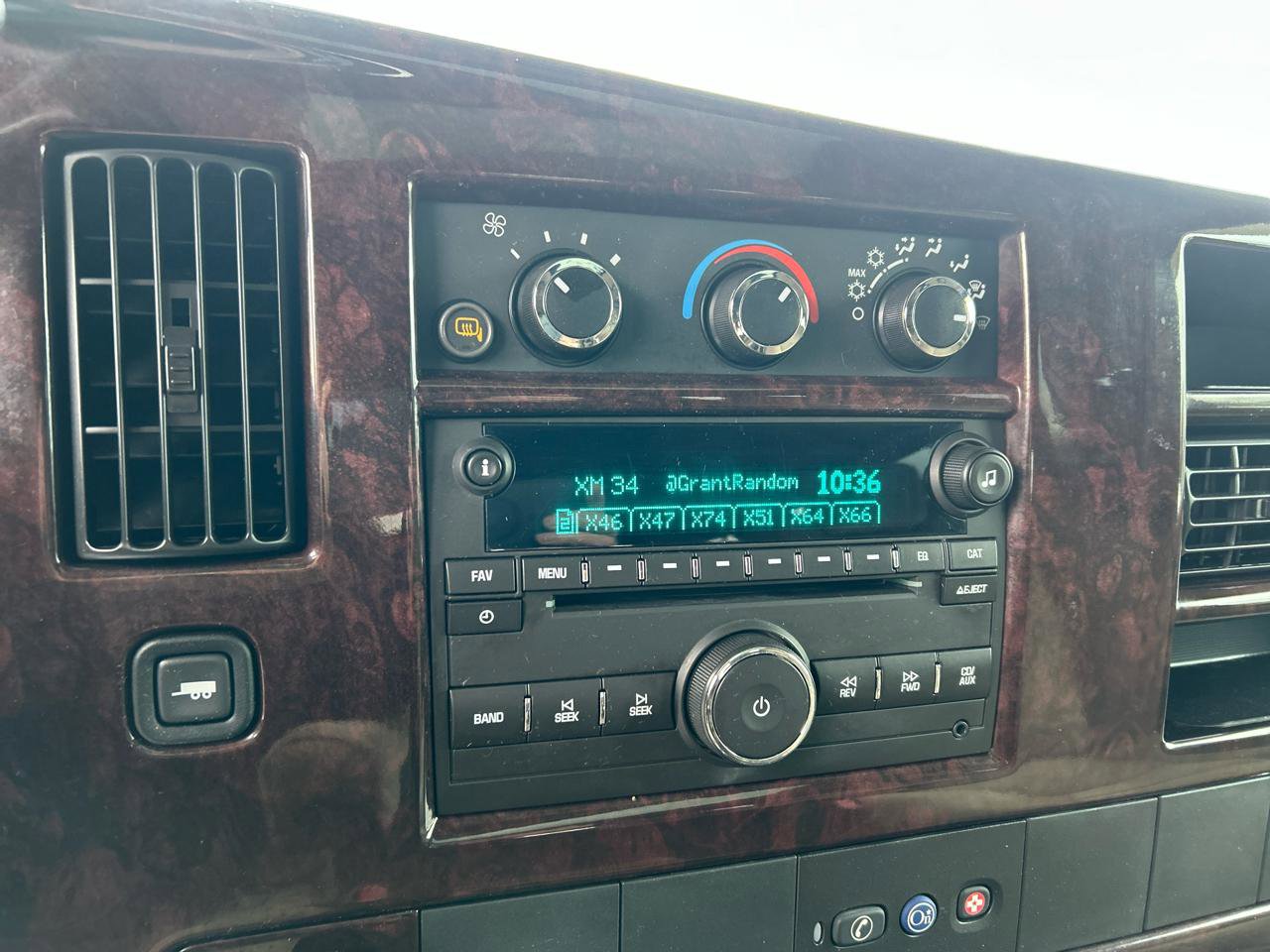 Used 2011 Chevrolet Express 1500 image 13