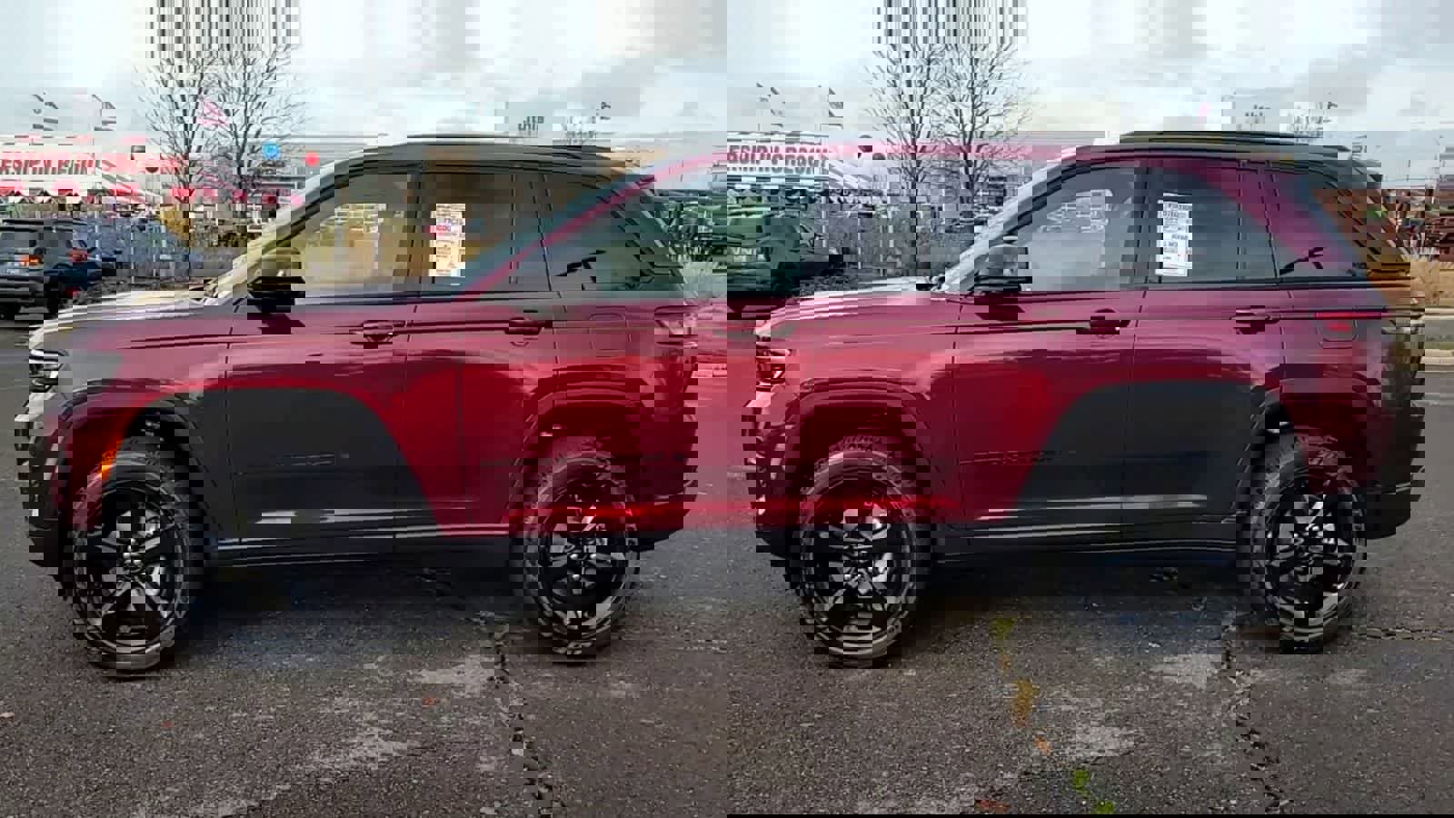 New 2025 Jeep Grand Cherokee Altitude image 5