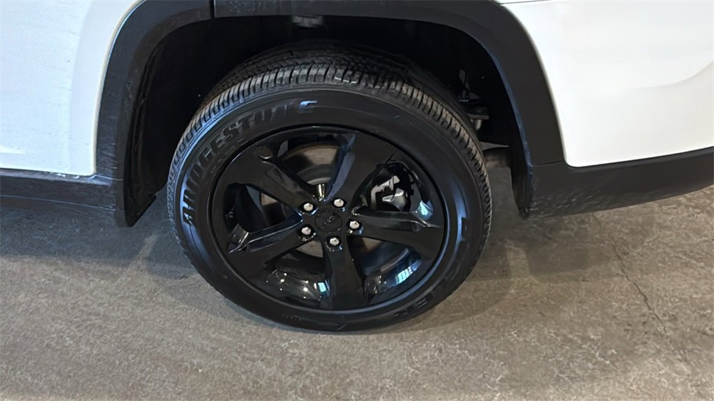 Used 2025 Jeep Grand Cherokee L Altitude image 10