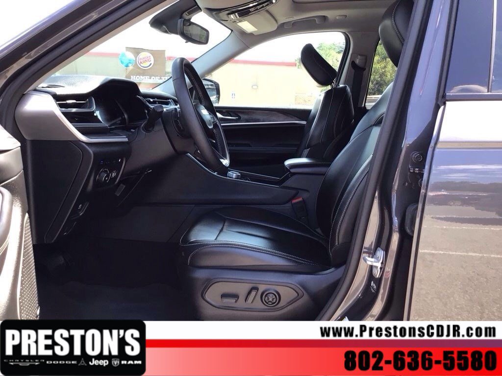 Used 2024 Jeep Grand Cherokee Limited 4xe AWD/4WD image 12