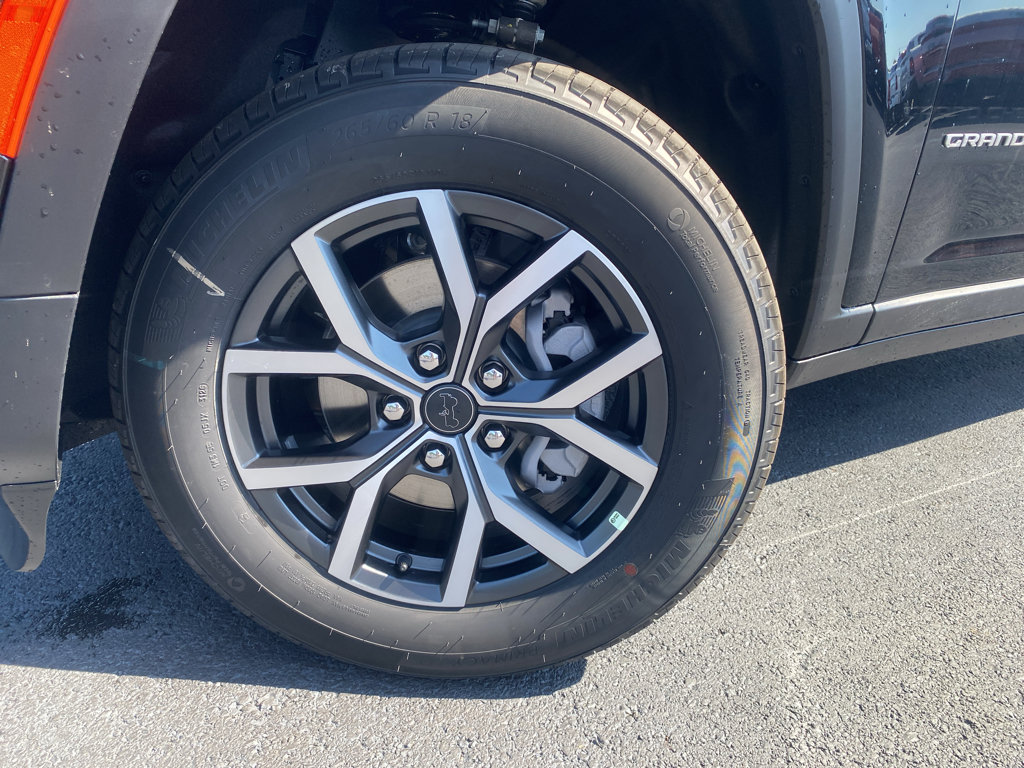 New 2027 Jeep Grand Cherokee Laredo X AWD/4WD image 9