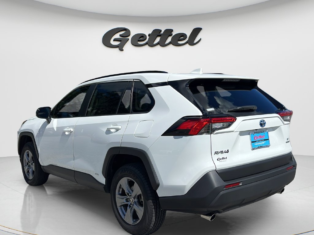 Used 2022 Toyota RAV4 LE AWD/4WD image 7