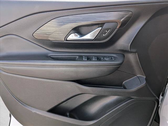 Used 2024 GMC Terrain SLE FWD image 10