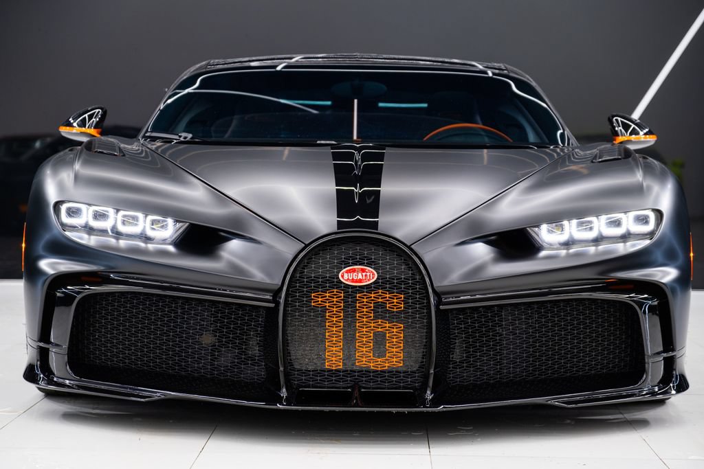 Used 2023 Bugatti Chiron Pur Sport AWD/4WD image 2