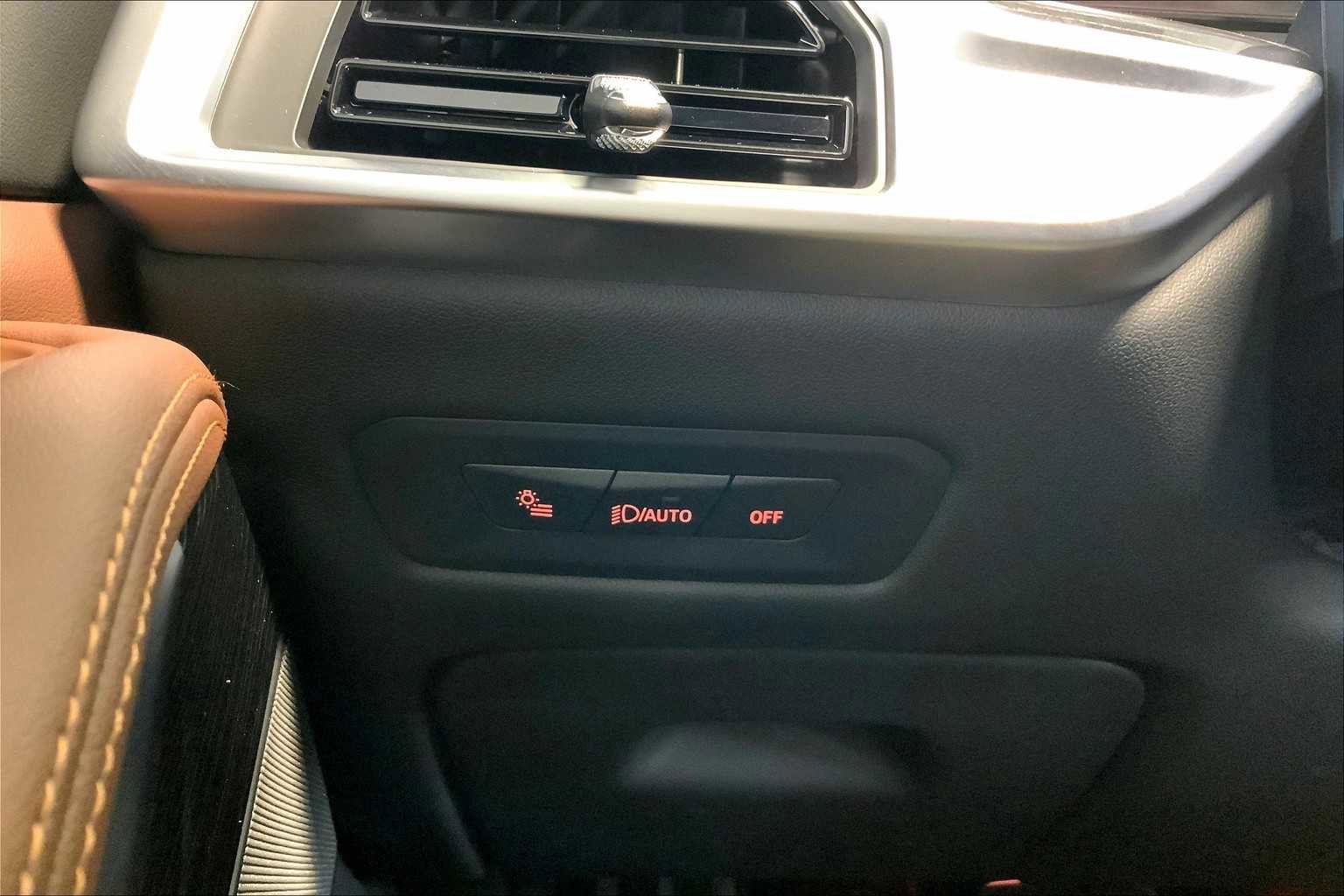 Used 2025 BMW X5 M60i image 33