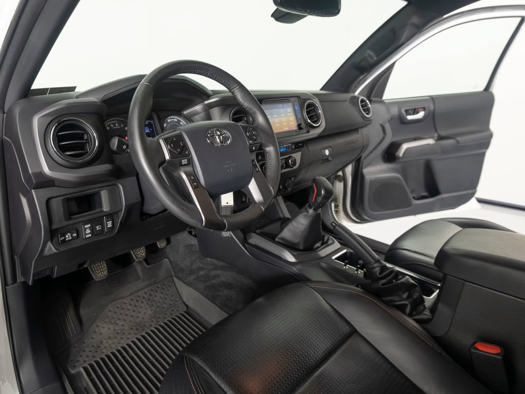 Used 2018 Toyota Tacoma TRD Pro AWD/4WD image 14